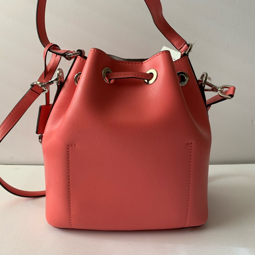 MICHAEL KORS GREENWICH Coral Medium Leather Bucket - Picture 3 of 11
